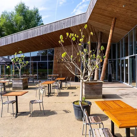 With Terrace & Pool Prázdninový dům *