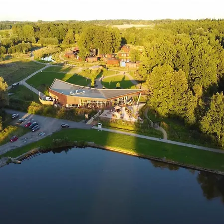 With Terrace & Pool Vakantiehuis Antoing