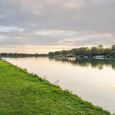 With Terrace & Pool * Antoing