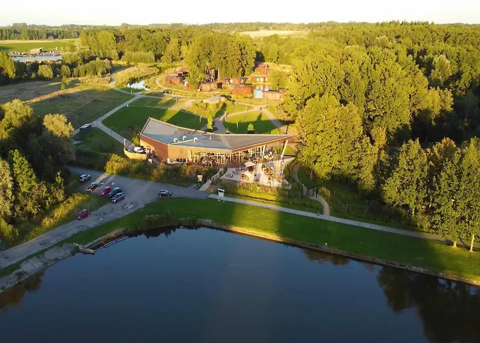 With Terrace & Pool Hébergement de vacances Antoing